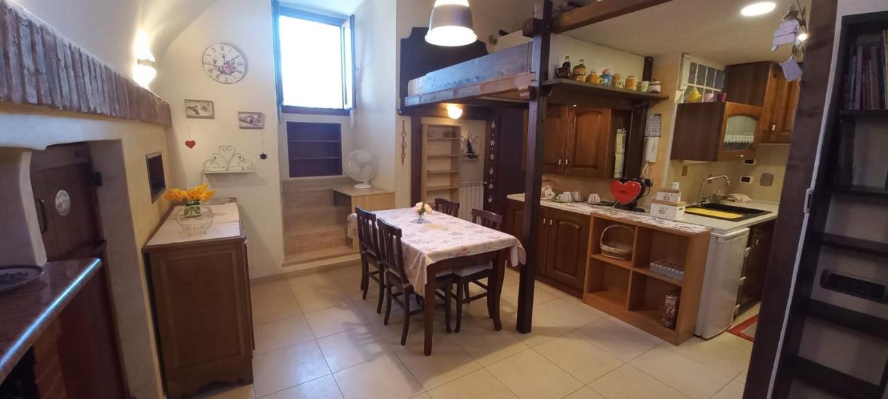 Residenza Nel Borgo Romano メンターナ エクステリア 写真